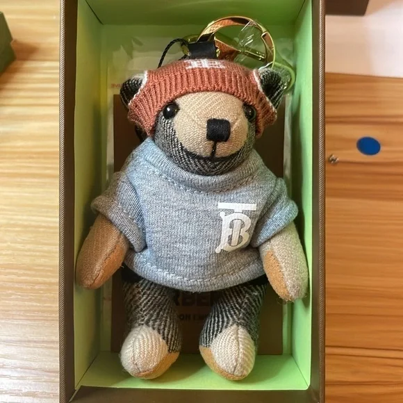 BURBERRY Bear 🐻 keychain purse charm in hat and sweater - Picture 7 of 7